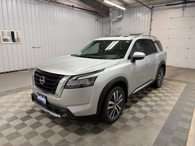 2022 Nissan Pathfinder Platinum 4WD