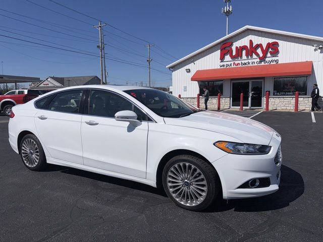 Oxford White 2016 Ford Fusion Titanium Sedan Front-Wheel Drive 6-Speed Automatic