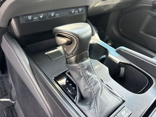 Used 2025 Lexus ES Sedan
