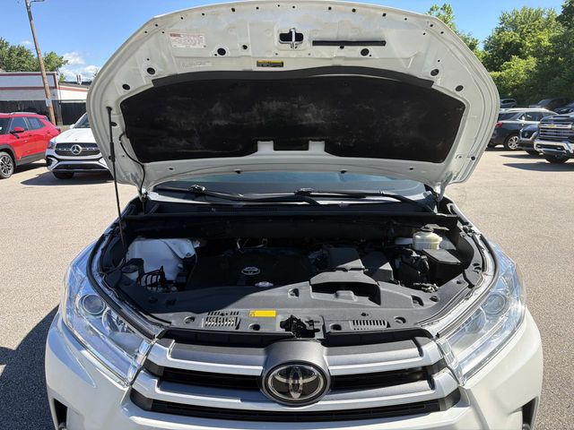 2019 Toyota Highlander - Image 31