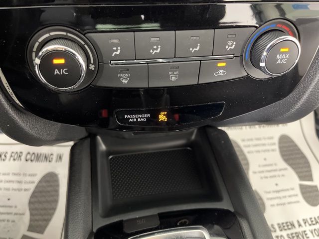 2019 Magnetic Black Pearl Nissan Rogue S FWD SUV