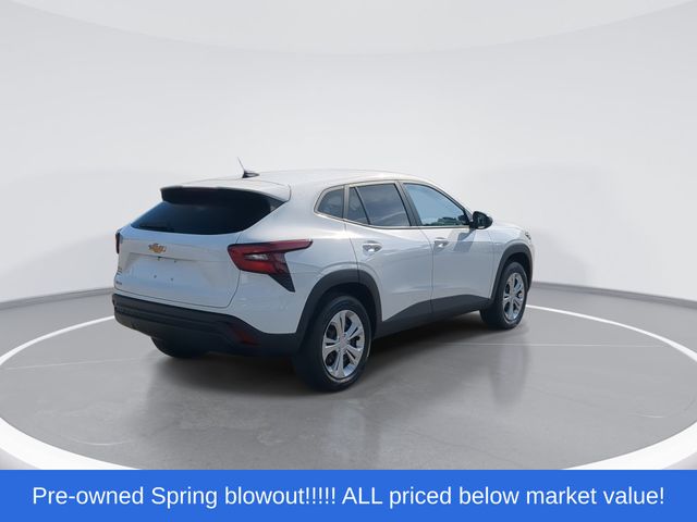 Used 2025 Summit White Chevrolet LS image 8
