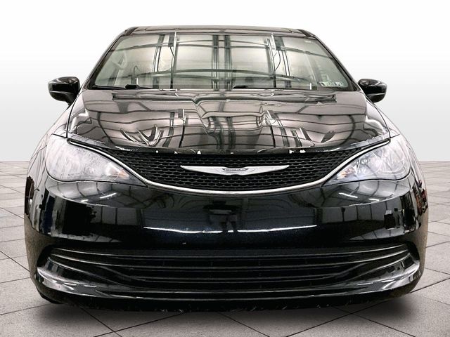 2017 Chrysler Pacifica LX - 3