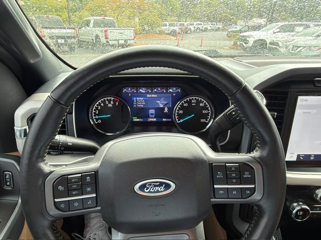 View vehicle photo 5