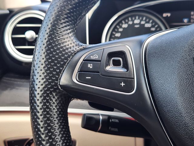 2017 Iridium Silver Metallic Mercedes-Benz E-Class E 300 RWD Sedan