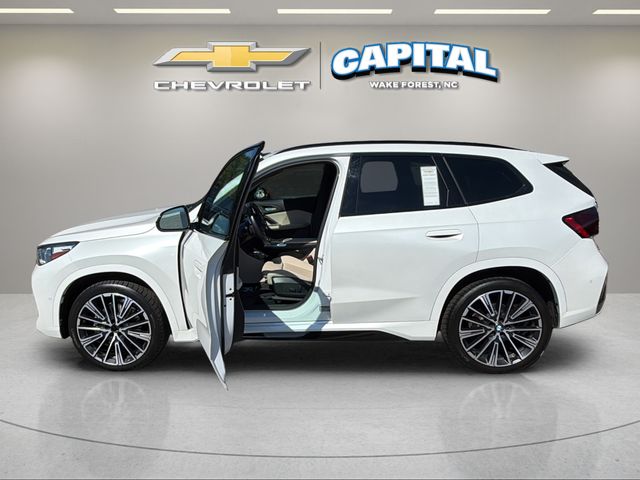 Used 2024 White BMW xDrive28i image 3