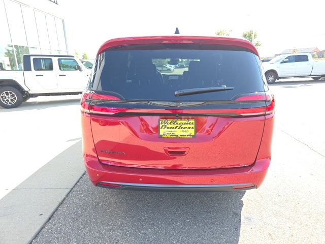 2026 Chrysler Pacifica Select - Pr6 exterior view 6