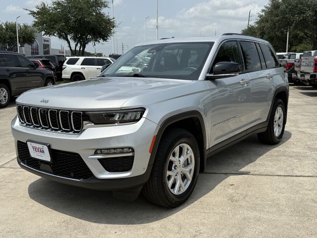 2023 Jeep Grand Cherokee Limited Silver at River Oaks CDJR