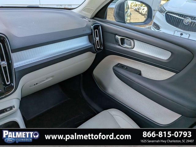 used 2019 Volvo XC40 car, priced at $22,998