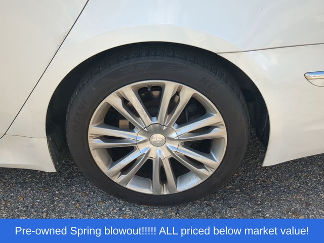 Used 2013 White Hyundai 3.8 image 13
