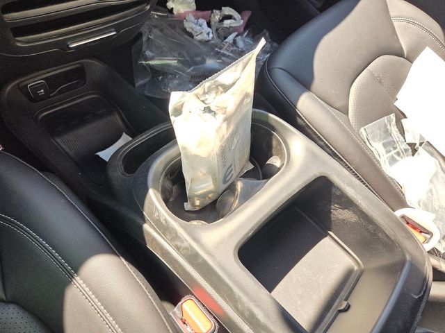 New 2026 White Chrysler Select image 25