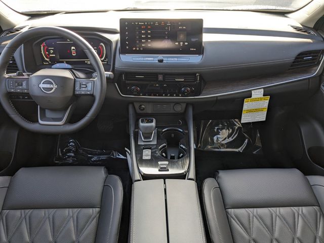 2025 Nissan Rogue Platinum photo