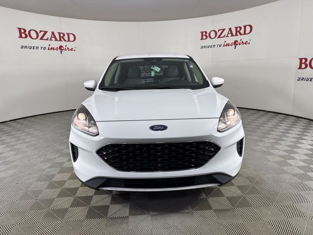 2020 Oxford White Ford Escape SE FWD SUV