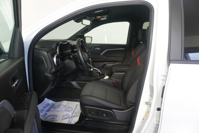 Used 2023 White Chevrolet Z71 image 25