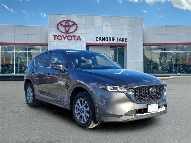 2022 Mazda CX-5 S Preferred package