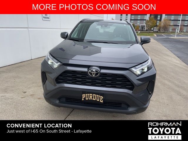 2022 Toyota RAV4 XLE 2