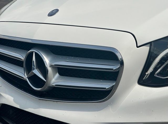 Used 2017  Mercedes-Benz E 300 image 6
