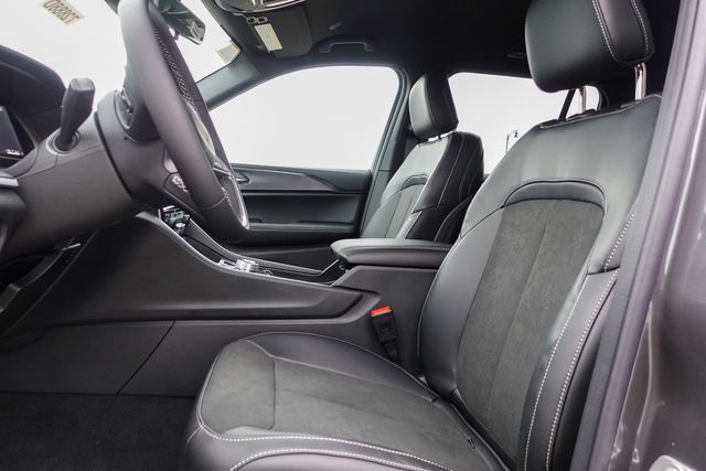 new 2025 Jeep Grand Cherokee car, priced at $40,720