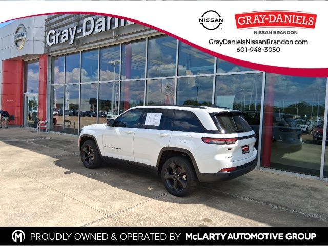 Bright White Clearcoat 2023 Jeep Grand Cherokee SUV / Crossover Four-Wheel Drive 8-Speed Automatic