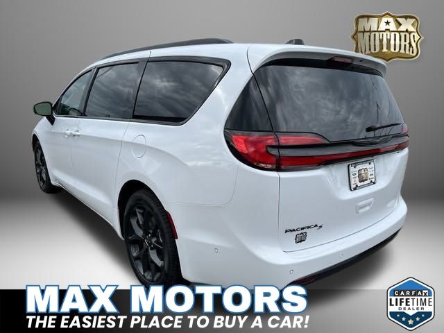 2024 Chrysler Pacifica Touring L 6