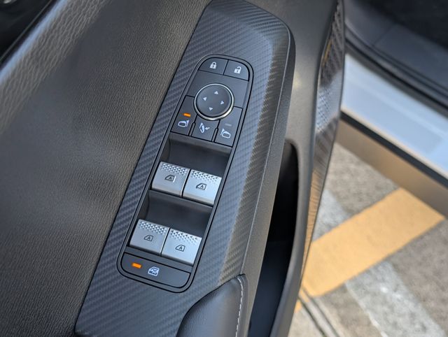 New 2026 White Mitsubishi SE image 11