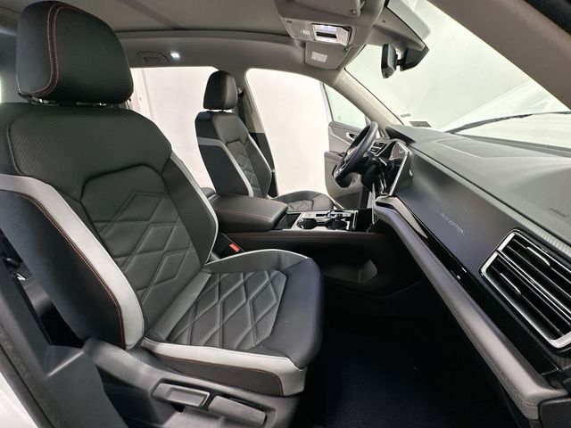 2026 Volkswagen Atlas 2.0T Peak Edition White/off-white at Luther Ford
