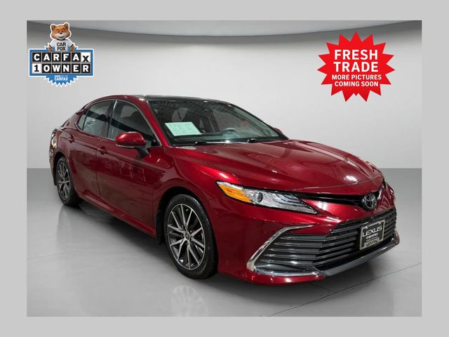 Red (Ruby Flare Pearl) 2022 Toyota Camry XLE FWD Sedan Front-Wheel Drive 8-Speed Automatic