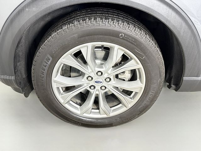 2023 Ford Explorer XLT photo