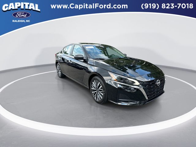 Used 2025 Black Nissan 2.5 SV image 2