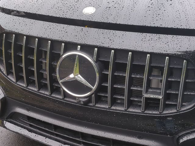 Used 2025  Mercedes-Benz GLB 35 AMG® image 24