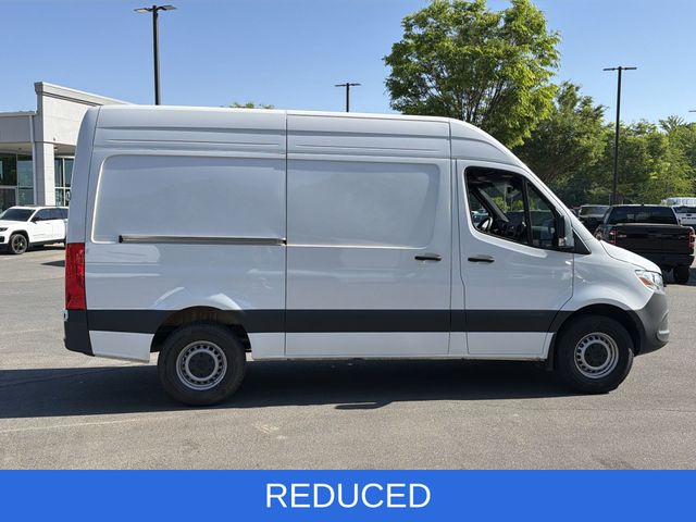 Used 2025 White Mercedes-Benz Cargo 144 WB image 13