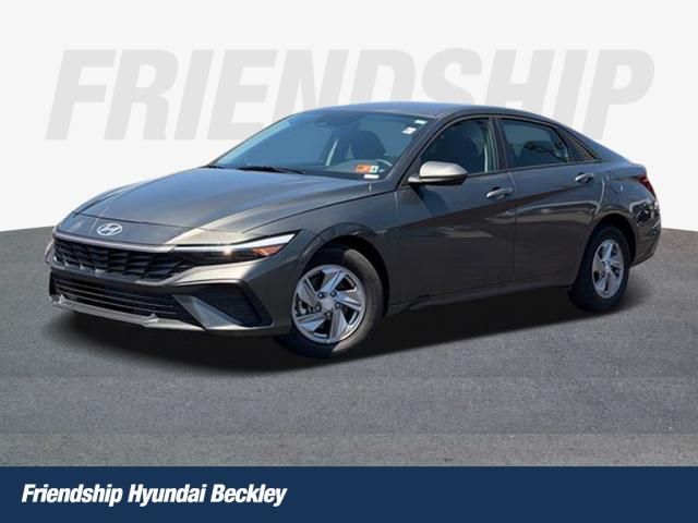 Amazon Gray 2025 Hyundai Elantra SE FWD Sedan Front-Wheel Drive Continuously Variable Transmission