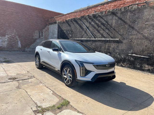 Vibrant White Tricoat 2027 Cadillac OPTIQ SUV / Crossover All-Wheel Drive 1-Speed Automatic