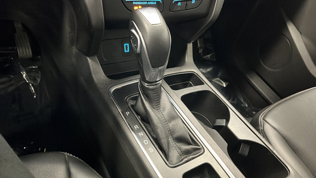 Used 2019 Sea Green Ford SEL image 18
