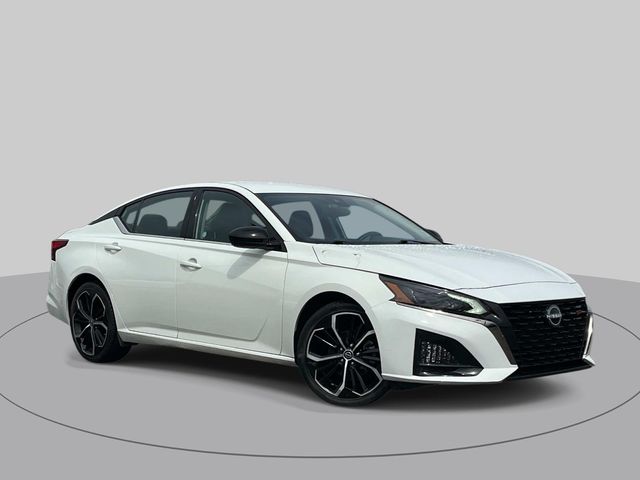 Glacier White 2025 Nissan Altima Sedan Front-Wheel Drive Continuously Variable Transmission
