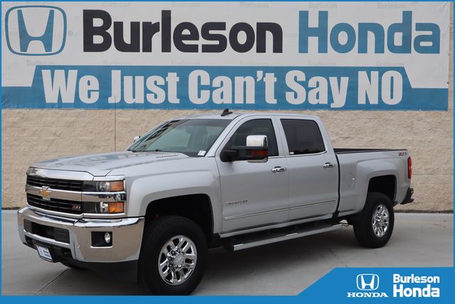 Silver Ice Metallic 2015 Chevrolet Silverado 2500HD Pickup Truck Four-Wheel Drive 6-Speed Automatic