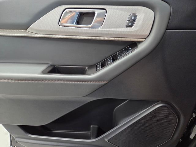Used 2025 Ford Explorer SUV