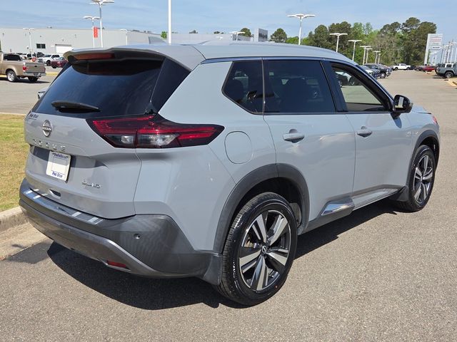 Used 2022 Gray Nissan SL image 12