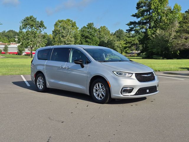 Used 2024 Silver Chrysler Touring L image 15