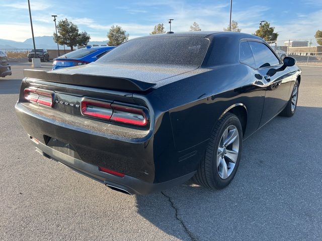 2017 Dodge Challenger SXT 4