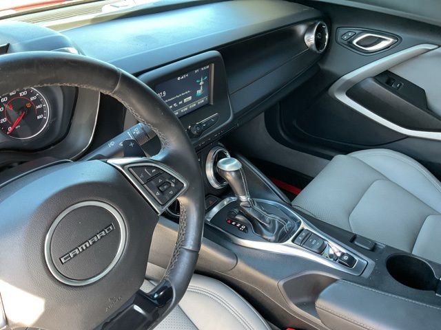2018 Chevrolet Camaro 1LT - Photo 25