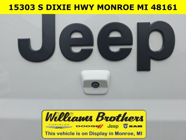 2023 Jeep Gladiator Sport - Bright White Clearcoat exterior view 8