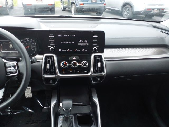 Used 2022 Silver Kia LX image 9