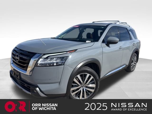 2022 Nissan Pathfinder Platinum FWD