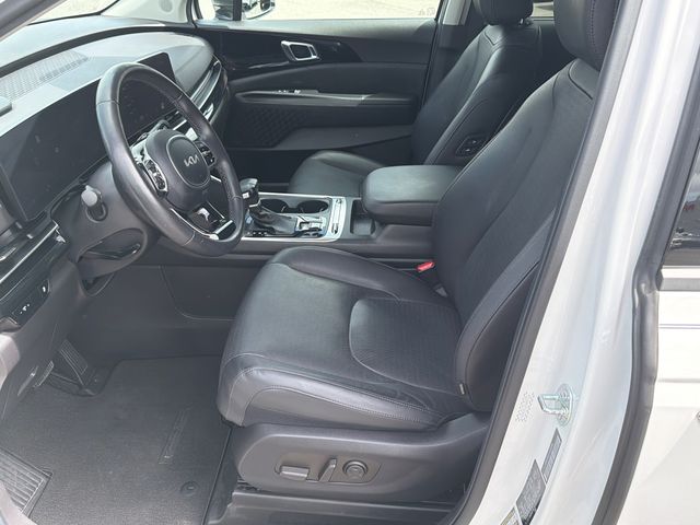 Used 2025 Kia Carnival Van