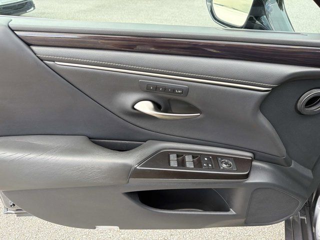 Used 2019 Lexus ES Sedan