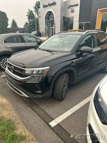 Deep Black 2022 Volkswagen Taos SUV / Crossover Front-Wheel Drive 8-Speed Automatic