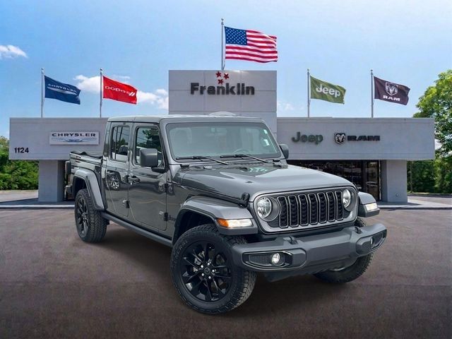 Crystal Metallic 2024 Jeep Gladiator Pickup Truck Four-Wheel Drive 8-Speed Automatic