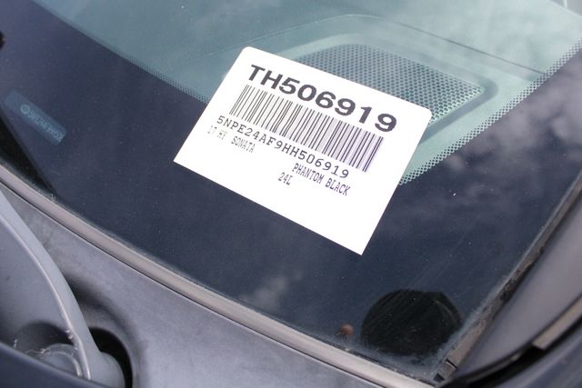 Used 2017 Black Hyundai Base image 36