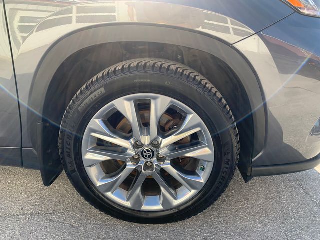 Used 2023 Toyota Highlander SUV